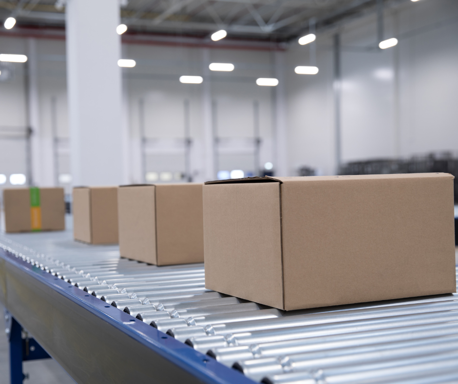 Les convoyeurs automatisés sont pratiques pour éviter aux employés de transporter directement certains cartons.